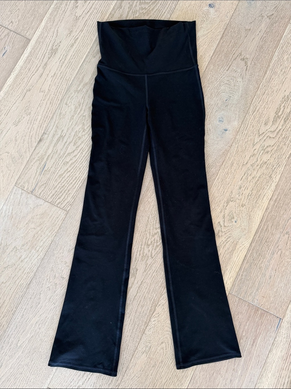 ALO Yoga High-Waist Black Flared Leggings